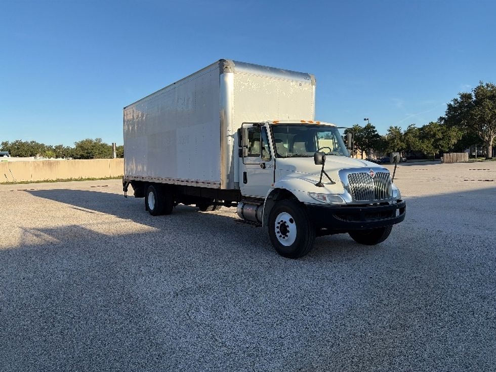 Medium Duty Box Truck-Light and Medium Duty Trucks-International-2018-4300-Tampa-FL-155,699\n\t\tmiles-$ 56,250 - Image 1