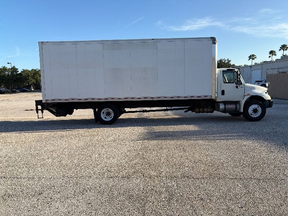 Medium Duty Box Truck-Light and Medium Duty Trucks-International-2018-4300-Tampa-FL-155,699\n\t\tmiles-$ 56,250 - Image 15