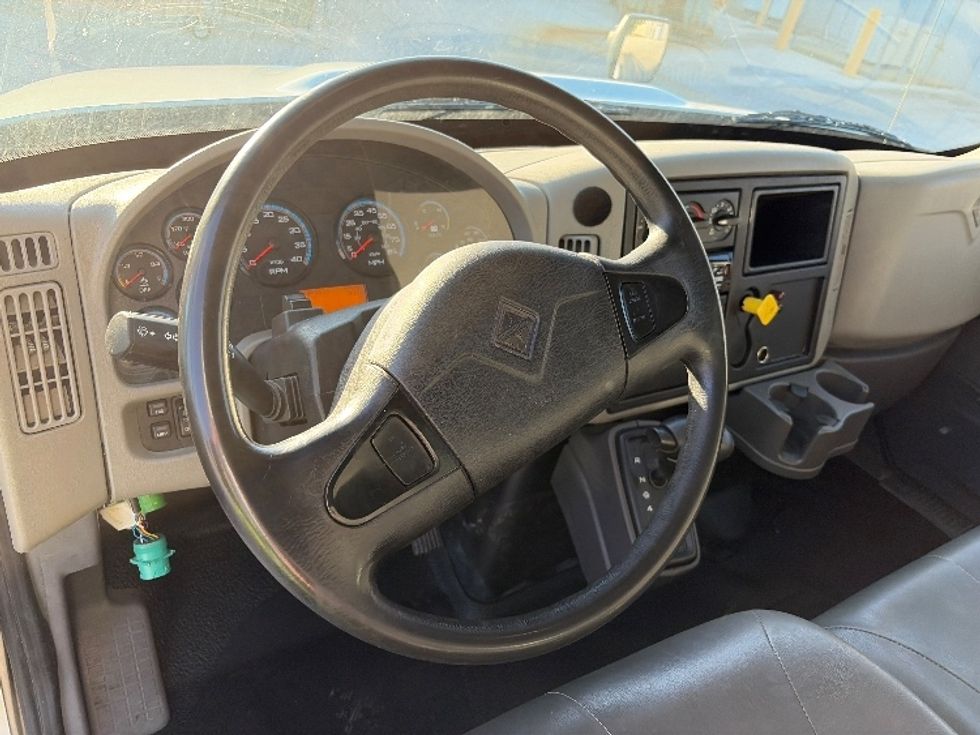 Medium Duty Box Truck-Light and Medium Duty Trucks-International-2018-4300-Tampa-FL-155,699\n\t\tmiles-$ 56,250 - Image 17