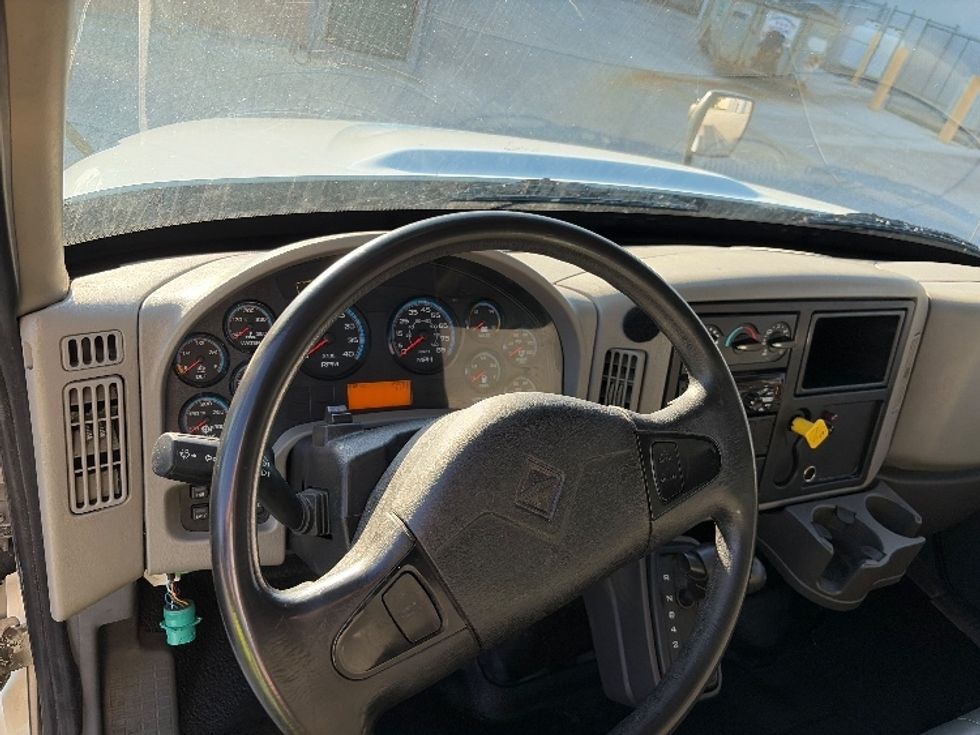 Medium Duty Box Truck-Light and Medium Duty Trucks-International-2018-4300-Tampa-FL-155,699\n\t\tmiles-$ 56,250 - Image 18