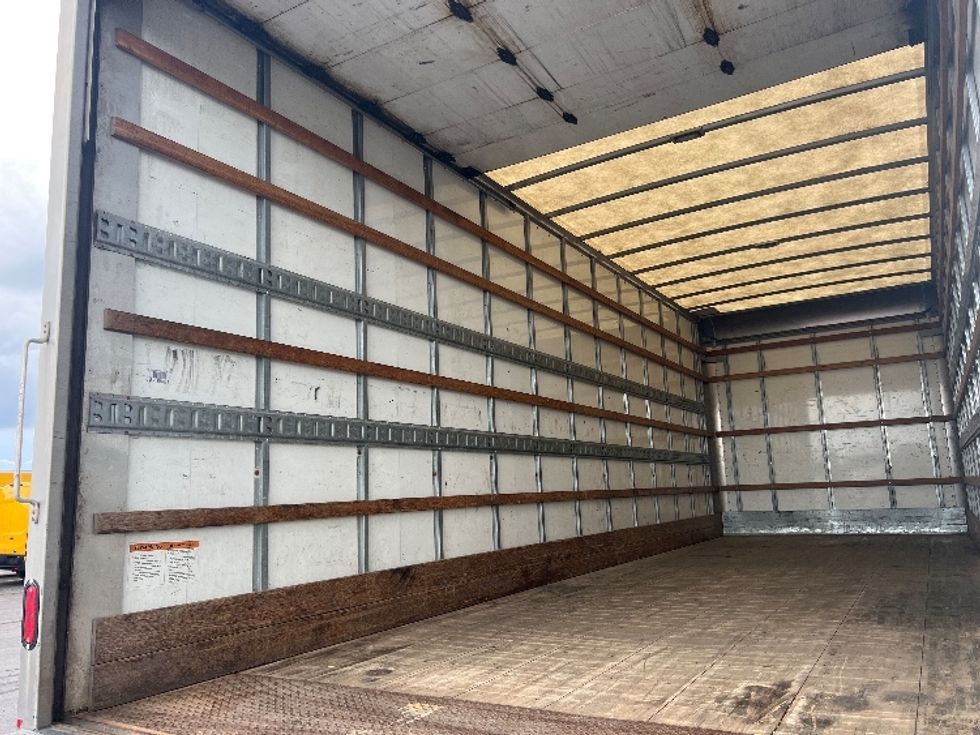 Medium Duty Box Truck-Light and Medium Duty Trucks-International-2018-4300-Toronto-ON-253,792\n\t\tkm-$ 57,500 - Image 11