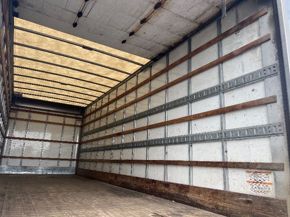 Medium Duty Box Truck-Light and Medium Duty Trucks-International-2018-4300-Toronto-ON-253,792\n\t\tkm-$ 57,500 - Image 12