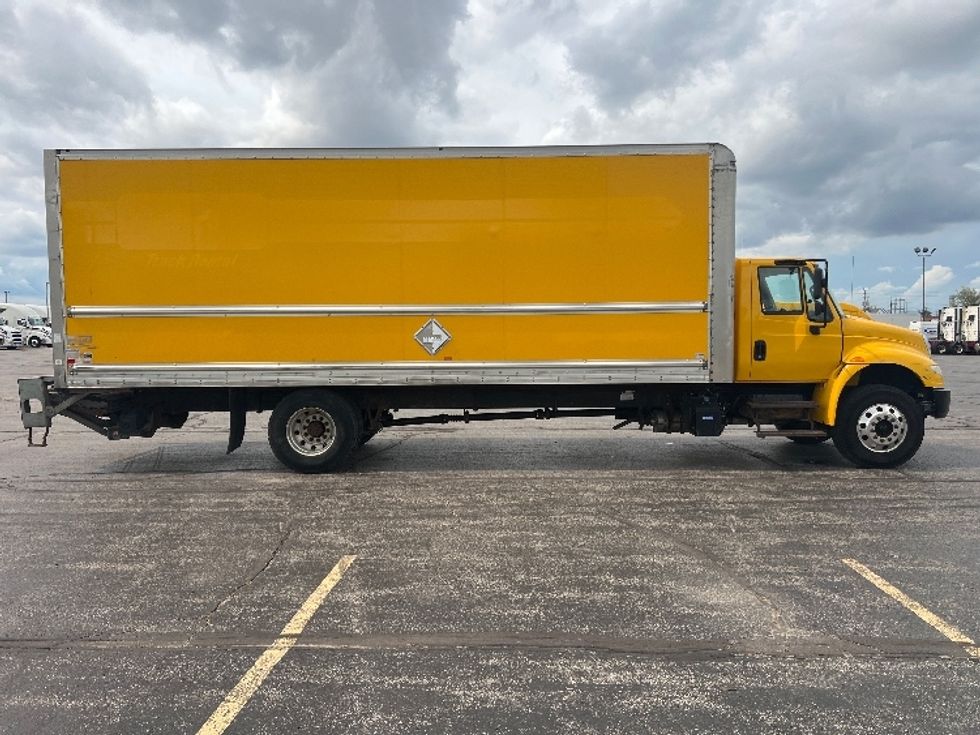 Medium Duty Box Truck-Light and Medium Duty Trucks-International-2018-4300-Toronto-ON-253,792\n\t\tkm-$ 57,500 - Image 15