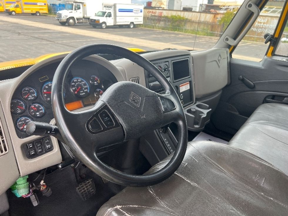 Medium Duty Box Truck-Light and Medium Duty Trucks-International-2018-4300-Toronto-ON-253,792\n\t\tkm-$ 57,500 - Image 17