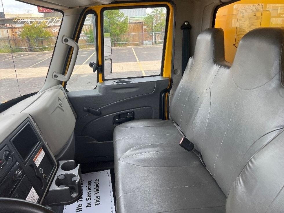 Medium Duty Box Truck-Light and Medium Duty Trucks-International-2018-4300-Toronto-ON-253,792\n\t\tkm-$ 57,500 - Image 19