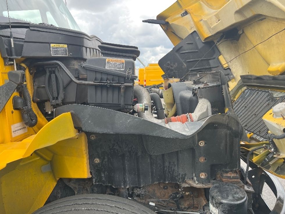 Medium Duty Box Truck-Light and Medium Duty Trucks-International-2018-4300-Toronto-ON-253,792\n\t\tkm-$ 57,500 - Image 23