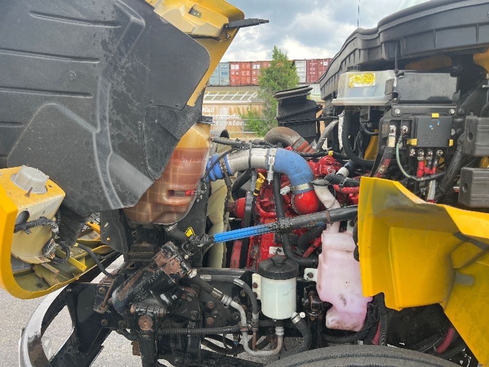 Medium Duty Box Truck-Light and Medium Duty Trucks-International-2018-4300-Toronto-ON-253,792\n\t\tkm-$ 57,500 - Image 24