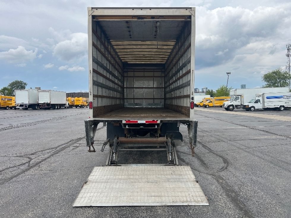Medium Duty Box Truck-Light and Medium Duty Trucks-International-2018-4300-Toronto-ON-253,792\n\t\tkm-$ 57,500 - Image 9