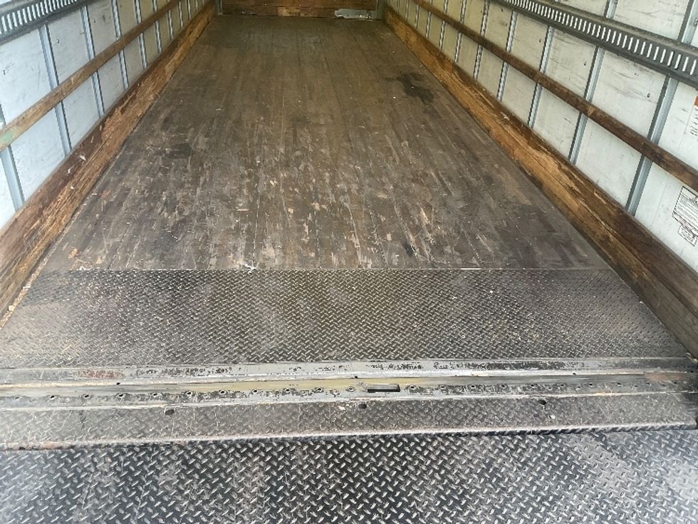 Medium Duty Box Truck-Light and Medium Duty Trucks-International-2018-4300-Torrance-CA-257,939\n\t\tmiles-$ 21,500 - Image 10
