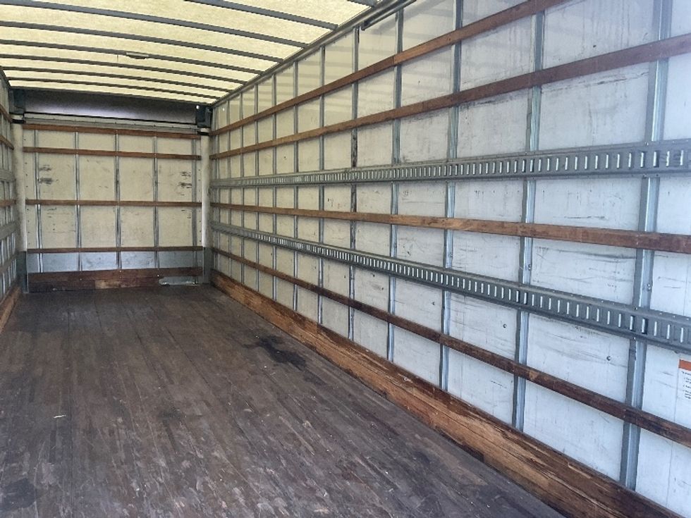 Medium Duty Box Truck-Light and Medium Duty Trucks-International-2018-4300-Torrance-CA-257,939\n\t\tmiles-$ 21,500 - Image 12
