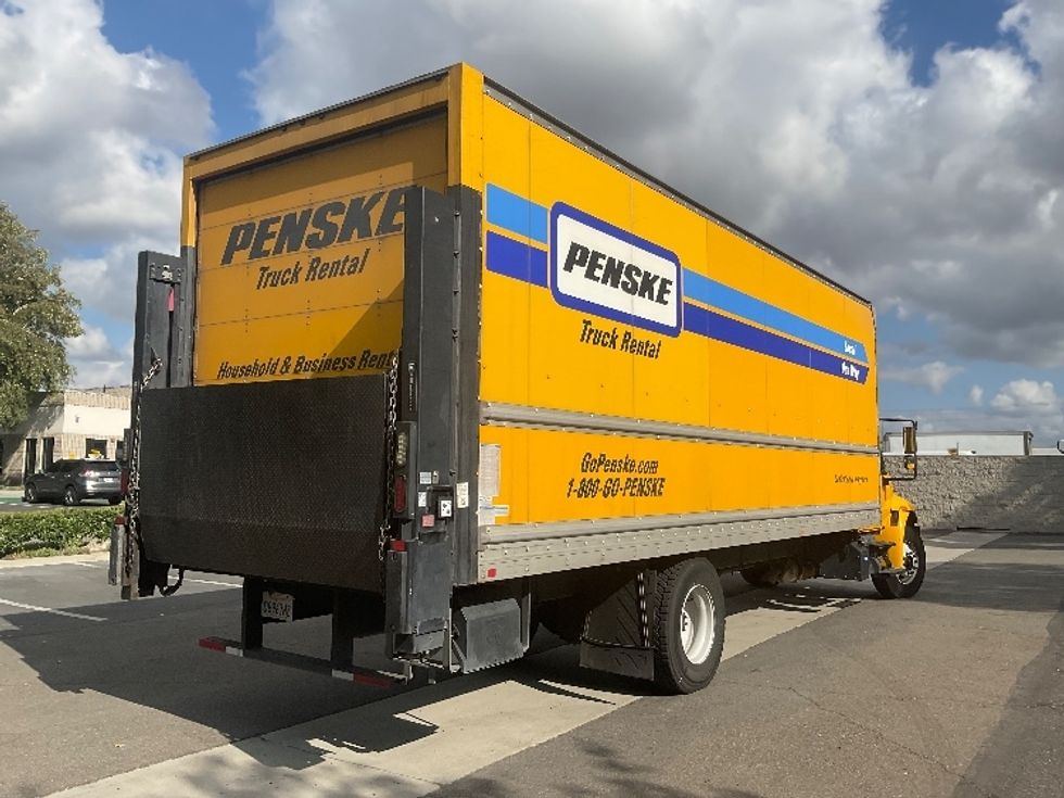Medium Duty Box Truck-Light and Medium Duty Trucks-International-2018-4300-Torrance-CA-257,939\n\t\tmiles-$ 21,500 - Image 13