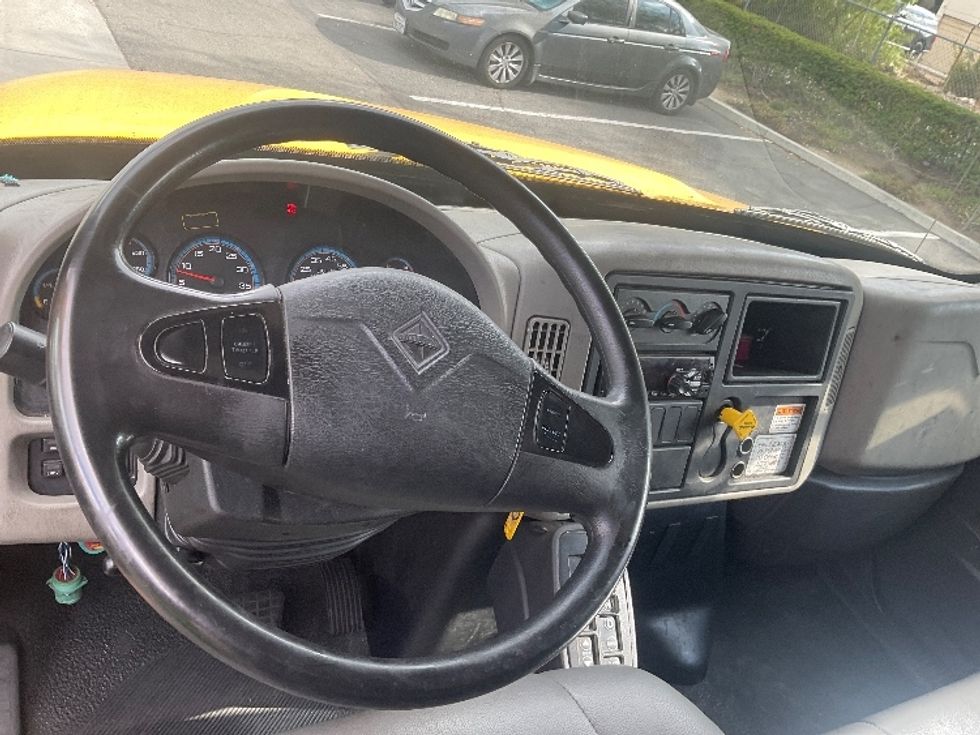 Medium Duty Box Truck-Light and Medium Duty Trucks-International-2018-4300-Torrance-CA-257,939\n\t\tmiles-$ 21,500 - Image 18