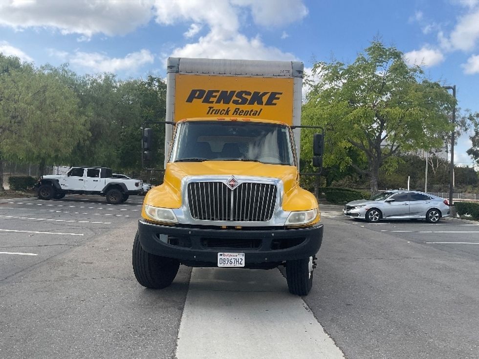 Medium Duty Box Truck-Light and Medium Duty Trucks-International-2018-4300-Torrance-CA-257,939\n\t\tmiles-$ 21,500 - Image 2