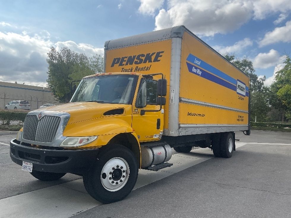 Medium Duty Box Truck-Light and Medium Duty Trucks-International-2018-4300-Torrance-CA-257,939\n\t\tmiles-$ 21,500 - Image 3