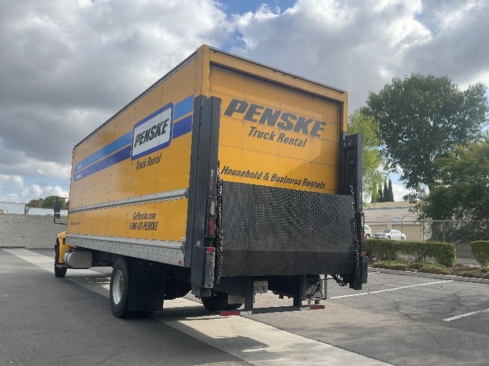 Medium Duty Box Truck-Light and Medium Duty Trucks-International-2018-4300-Torrance-CA-257,939\n\t\tmiles-$ 21,500 - Image 6