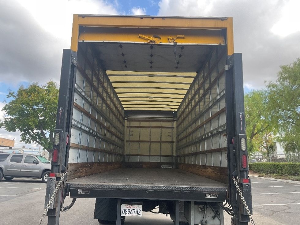 Medium Duty Box Truck-Light and Medium Duty Trucks-International-2018-4300-Torrance-CA-257,939\n\t\tmiles-$ 21,500 - Image 8