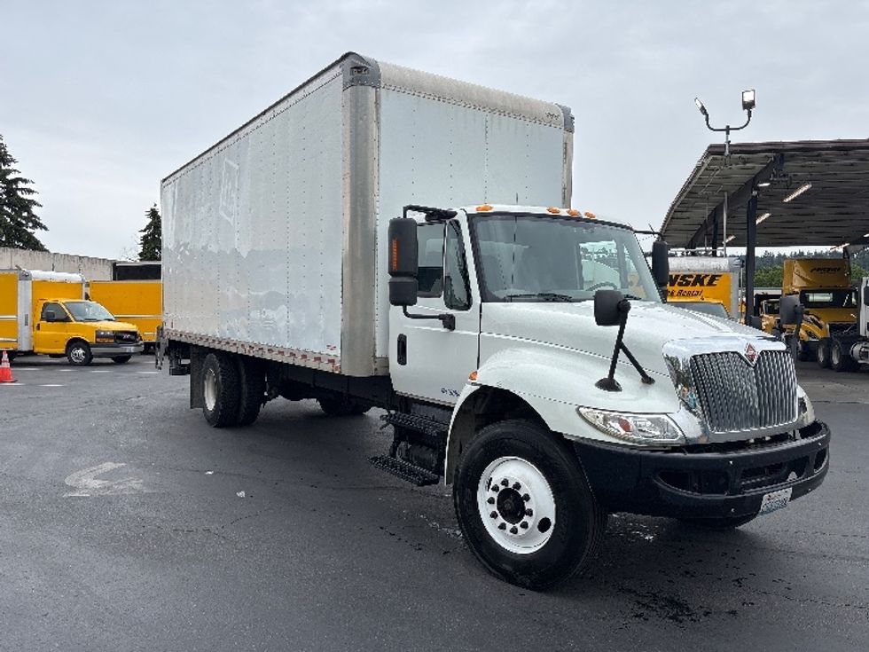 Medium Duty Box Truck-Light and Medium Duty Trucks-International-2018-4300-Tukwila-WA-129,904\n\t\tmiles-$ 45,750 - Image 1