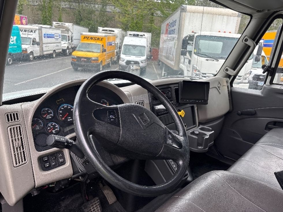 Medium Duty Box Truck-Light and Medium Duty Trucks-International-2018-4300-Tukwila-WA-129,904\n\t\tmiles-$ 45,750 - Image 17
