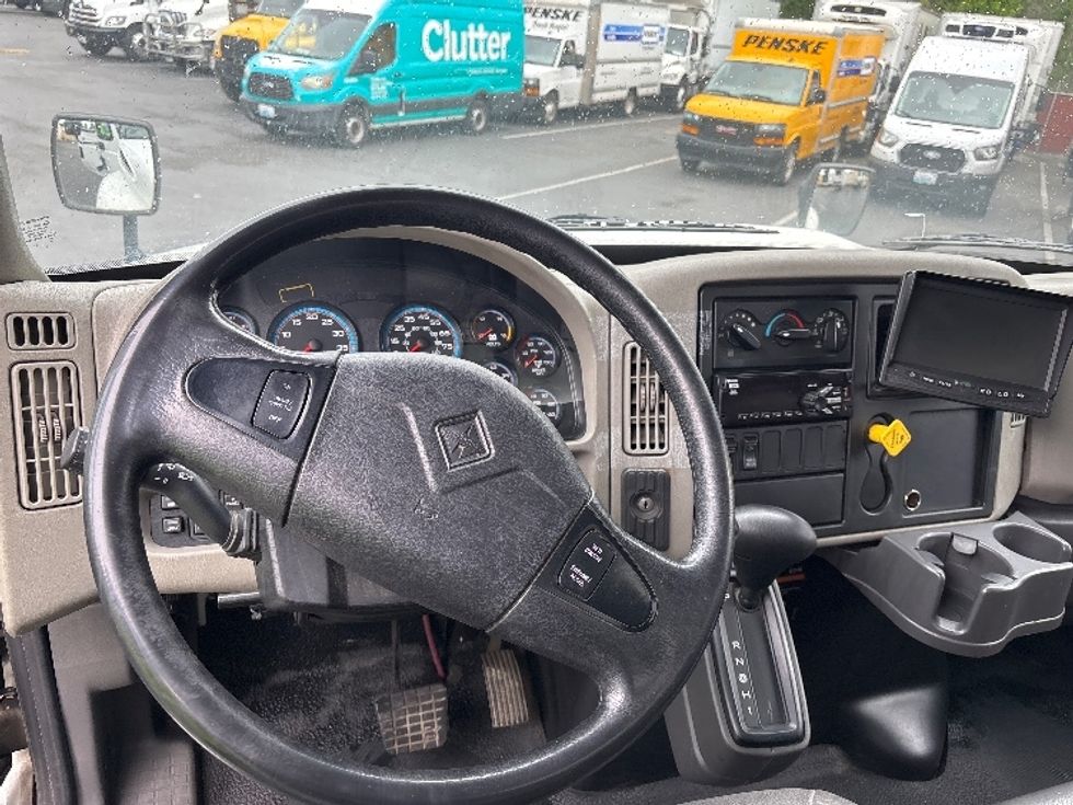Medium Duty Box Truck-Light and Medium Duty Trucks-International-2018-4300-Tukwila-WA-129,904\n\t\tmiles-$ 45,750 - Image 18