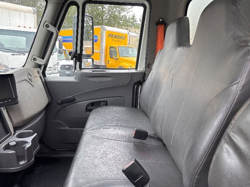Medium Duty Box Truck-Light and Medium Duty Trucks-International-2018-4300-Tukwila-WA-129,904\n\t\tmiles-$ 45,750 - Image 19