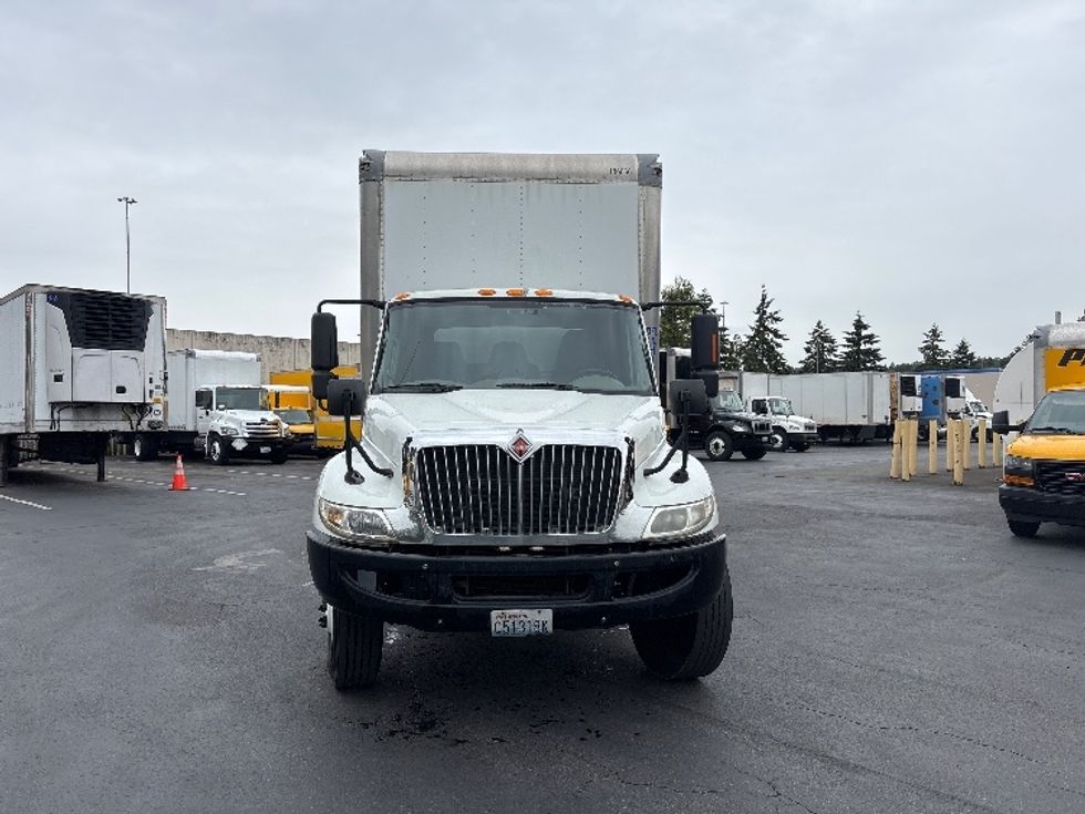 Medium Duty Box Truck-Light and Medium Duty Trucks-International-2018-4300-Tukwila-WA-129,904\n\t\tmiles-$ 45,750 - Image 2