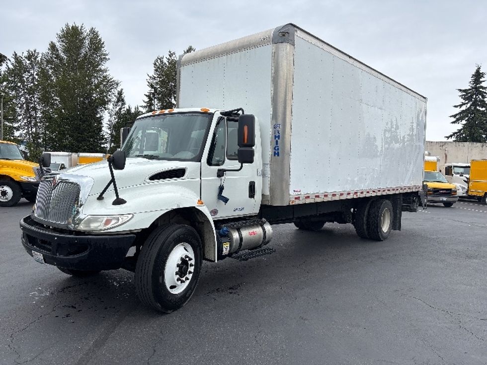 Medium Duty Box Truck-Light and Medium Duty Trucks-International-2018-4300-Tukwila-WA-129,904\n\t\tmiles-$ 45,750 - Image 3