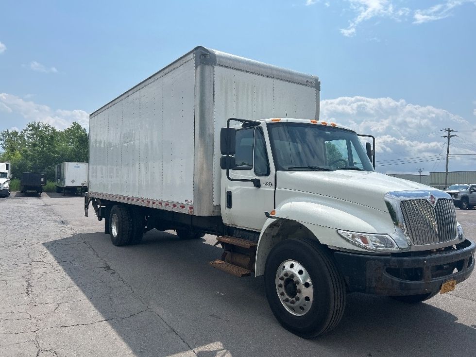 Medium Duty Box Truck-Light and Medium Duty Trucks-International-2018-4300-Watertown-NY-110,391\n\t\tmiles-$ 47,250 - Image 1