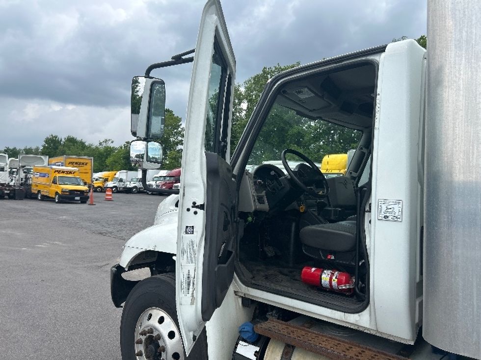 Medium Duty Box Truck-Light and Medium Duty Trucks-International-2018-4300-Watertown-NY-110,391\n\t\tmiles-$ 47,250 - Image 16