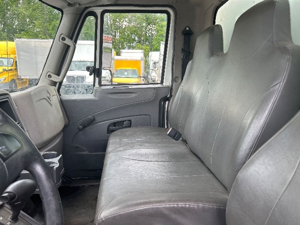 Medium Duty Box Truck-Light and Medium Duty Trucks-International-2018-4300-Watertown-NY-110,391\n\t\tmiles-$ 47,250 - Image 19