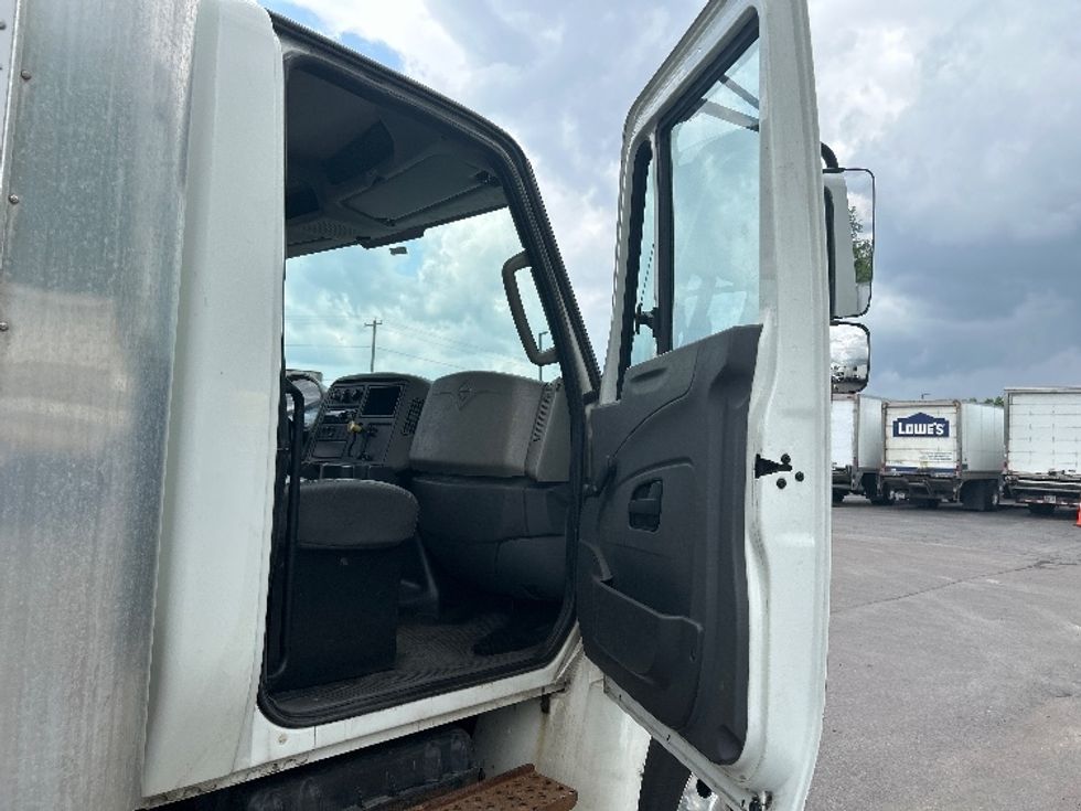 Medium Duty Box Truck-Light and Medium Duty Trucks-International-2018-4300-Watertown-NY-110,391\n\t\tmiles-$ 47,250 - Image 20