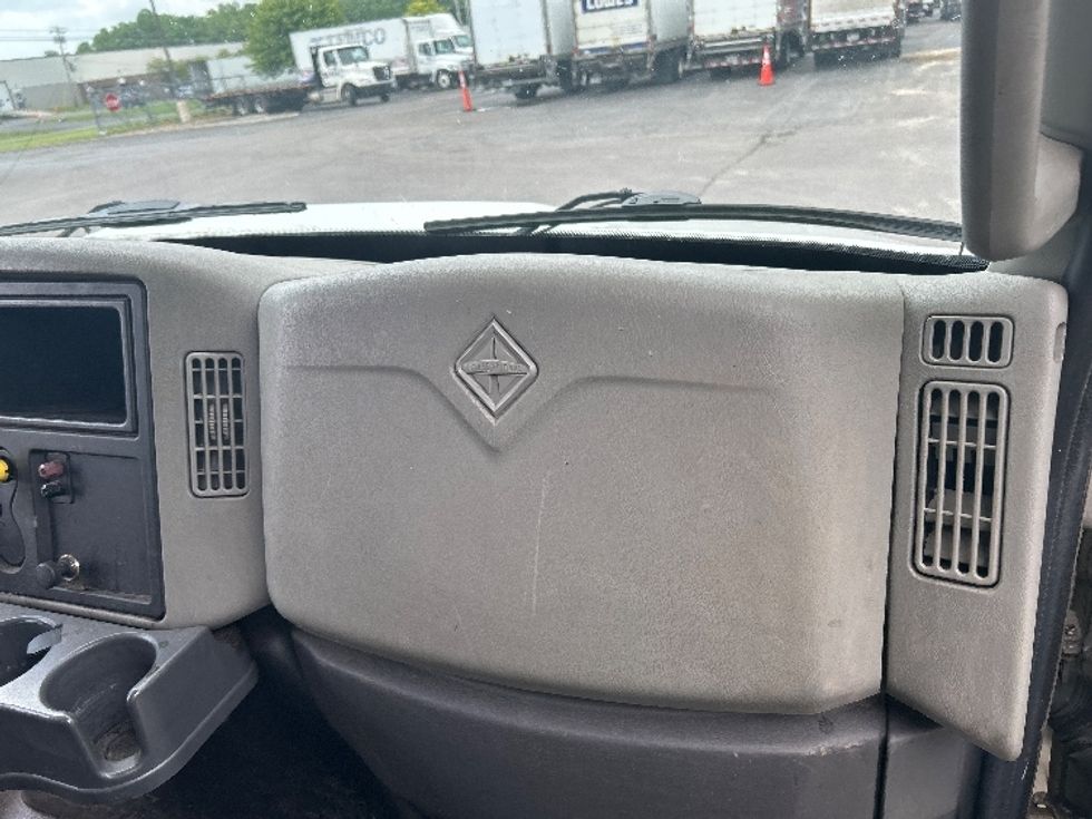 Medium Duty Box Truck-Light and Medium Duty Trucks-International-2018-4300-Watertown-NY-110,391\n\t\tmiles-$ 47,250 - Image 21