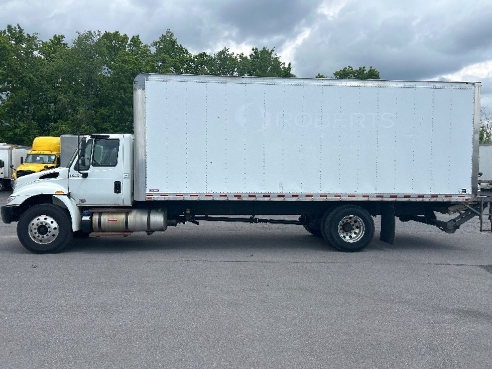 Medium Duty Box Truck-Light and Medium Duty Trucks-International-2018-4300-Watertown-NY-110,391\n\t\tmiles-$ 47,250 - Image 4