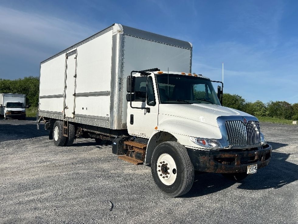 Medium Duty Box Truck-Light and Medium Duty Trucks-International-2018-4300-Watertown-NY-155,011\n\t\tmiles-$ 46,500 - Image 1