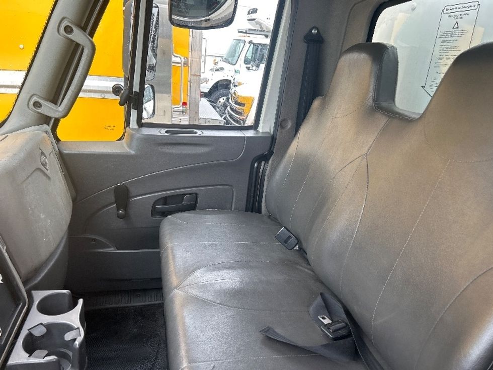 Medium Duty Box Truck-Light and Medium Duty Trucks-International-2018-4300-West Babylon-NY-122,840\n\t\tmiles-$ 44,250 - Image 19
