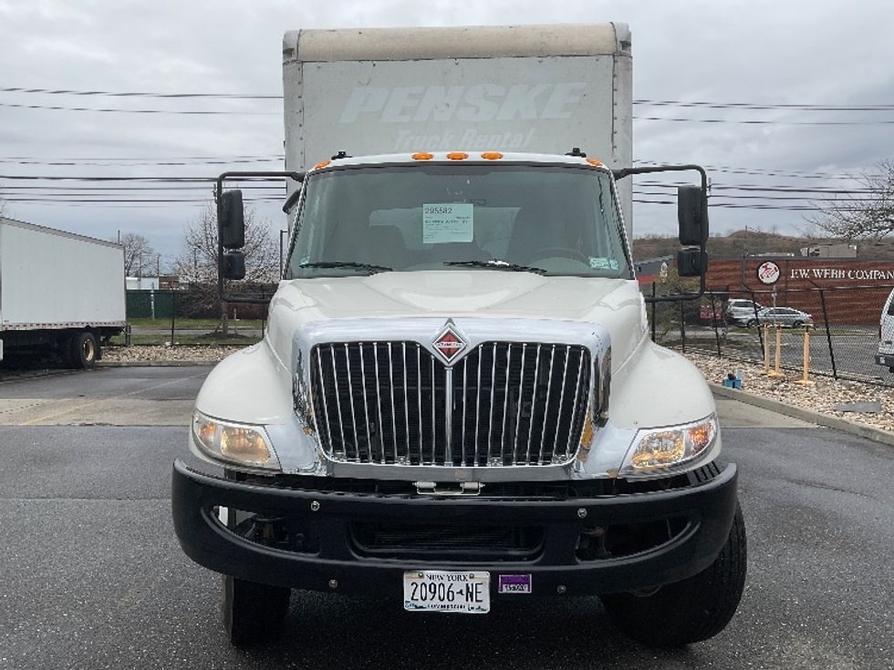 Medium Duty Box Truck-Light and Medium Duty Trucks-International-2018-4300-West Babylon-NY-122,840\n\t\tmiles-$ 44,250 - Image 2