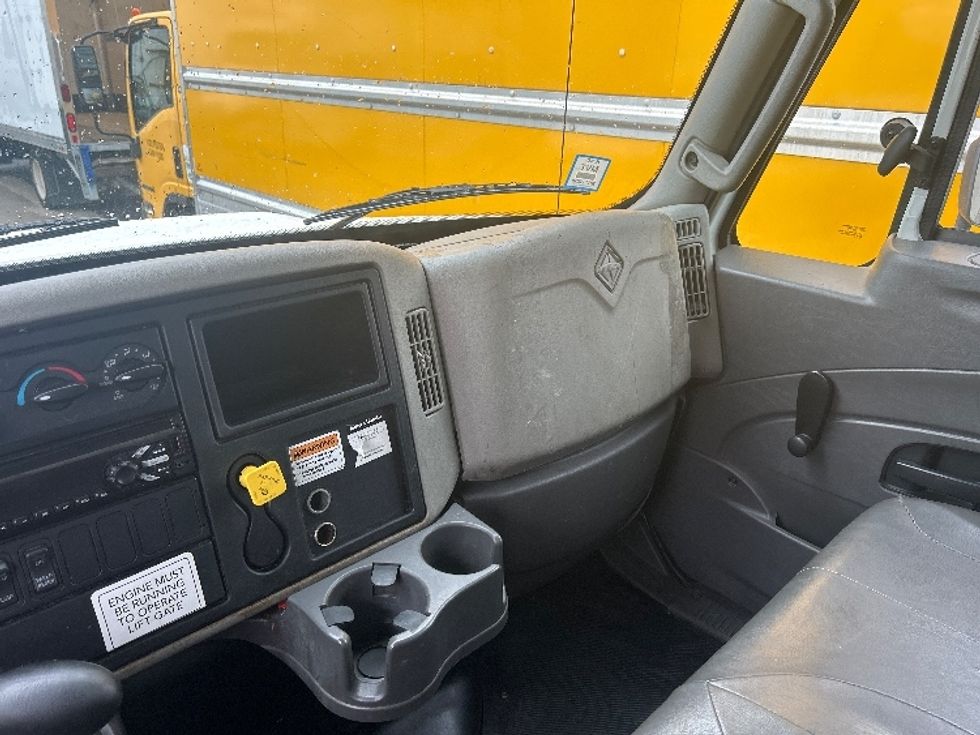 Medium Duty Box Truck-Light and Medium Duty Trucks-International-2018-4300-West Babylon-NY-122,840\n\t\tmiles-$ 44,250 - Image 21
