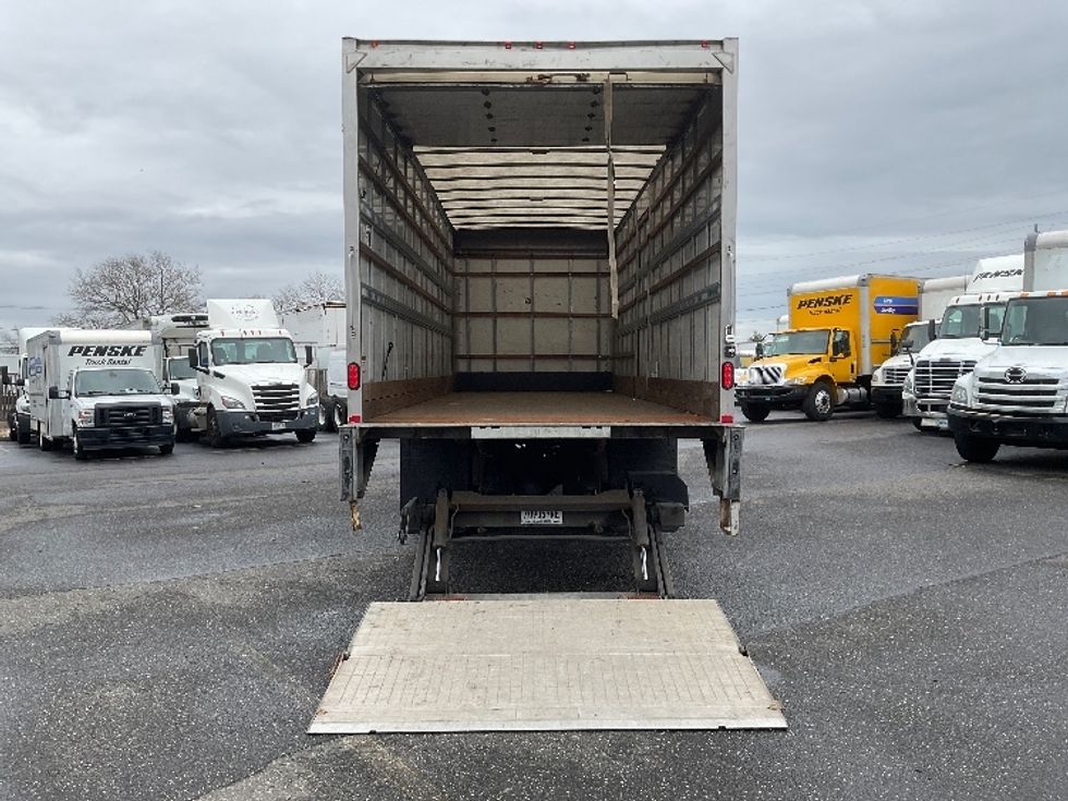 Medium Duty Box Truck-Light and Medium Duty Trucks-International-2018-4300-West Babylon-NY-122,840\n\t\tmiles-$ 44,250 - Image 9