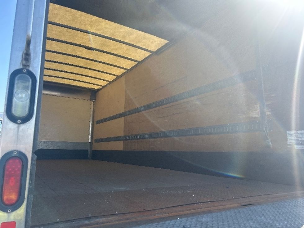Medium Duty Box Truck-Light and Medium Duty Trucks-International-2018-4300-West Babylon-NY-251,011\n\t\tmiles-$ 26,750 - Image 10
