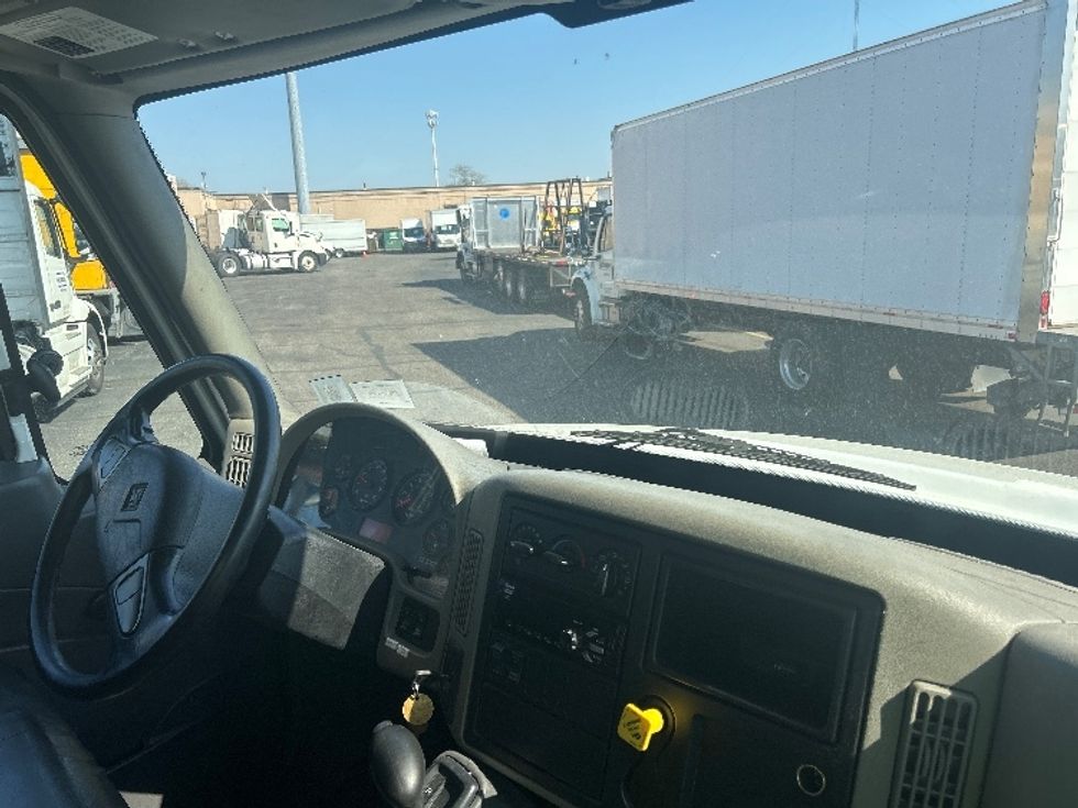 Medium Duty Box Truck-Light and Medium Duty Trucks-International-2018-4300-West Babylon-NY-251,011\n\t\tmiles-$ 26,750 - Image 20