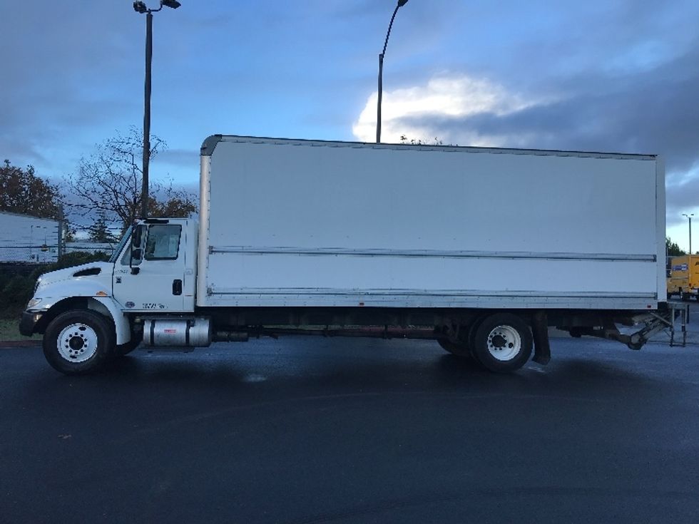 Medium Duty Box Truck-Light and Medium Duty Trucks-International-2018-4300-West Sacramento-CA-107,246\n\t\tmiles-$ 48,750 - Image 4