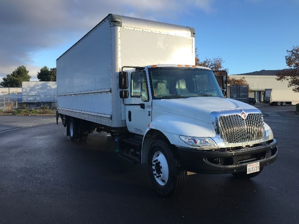Medium Duty Box Truck-Light and Medium Duty Trucks-International-2018-4300-West Sacramento-CA-107,246\n\t\tmiles-$ 48,750 - Image 1
