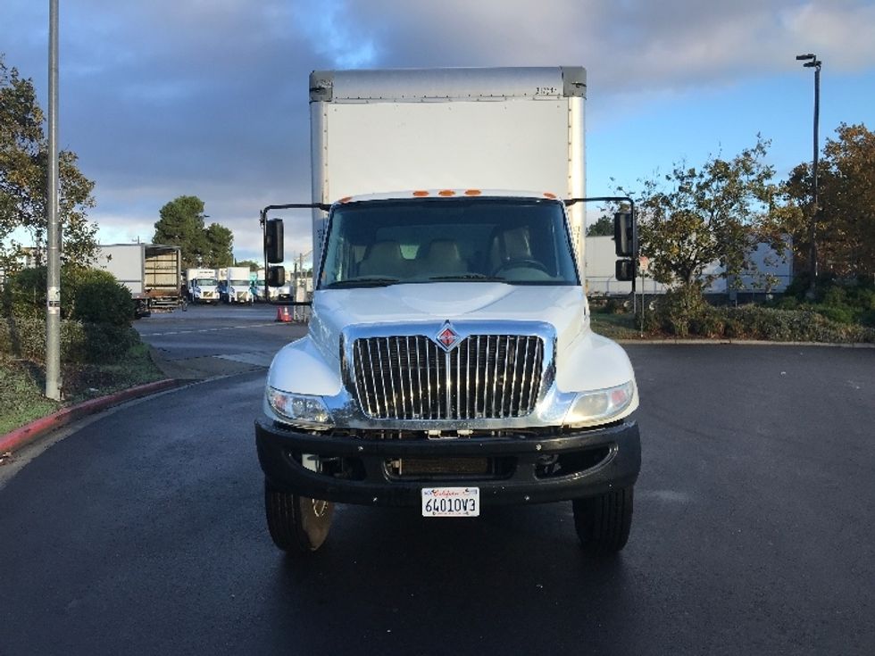 Medium Duty Box Truck-Light and Medium Duty Trucks-International-2018-4300-West Sacramento-CA-107,246\n\t\tmiles-$ 48,750 - Image 2