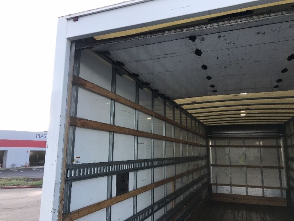 Medium Duty Box Truck-Light and Medium Duty Trucks-International-2018-4300-West Sacramento-CA-107,246\n\t\tmiles-$ 48,750 - Image 11