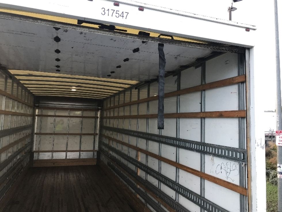 Medium Duty Box Truck-Light and Medium Duty Trucks-International-2018-4300-West Sacramento-CA-107,246\n\t\tmiles-$ 48,750 - Image 12