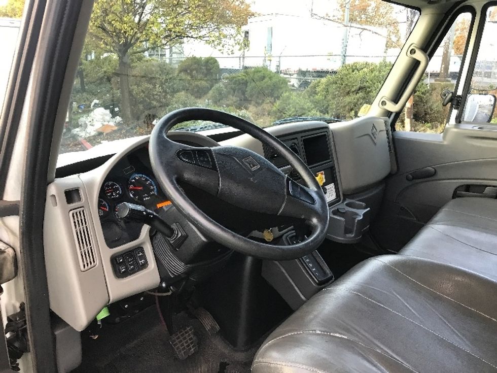 Medium Duty Box Truck-Light and Medium Duty Trucks-International-2018-4300-West Sacramento-CA-107,246\n\t\tmiles-$ 48,750 - Image 17