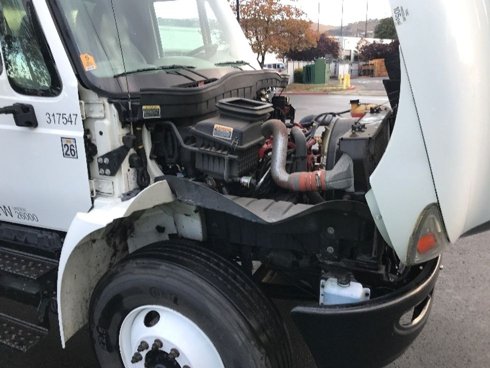 Medium Duty Box Truck-Light and Medium Duty Trucks-International-2018-4300-West Sacramento-CA-107,246\n\t\tmiles-$ 48,750 - Image 23