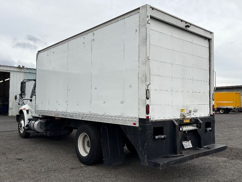Medium Duty Box Truck-Light and Medium Duty Trucks-International-2018-4300-West Sacramento-CA-142,913\n\t\tmiles-$ 29,000 - Image 6