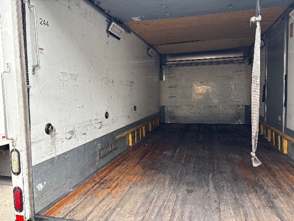 Medium Duty Box Truck-Light and Medium Duty Trucks-International-2018-4300-West Sacramento-CA-142,913\n\t\tmiles-$ 29,000 - Image 11