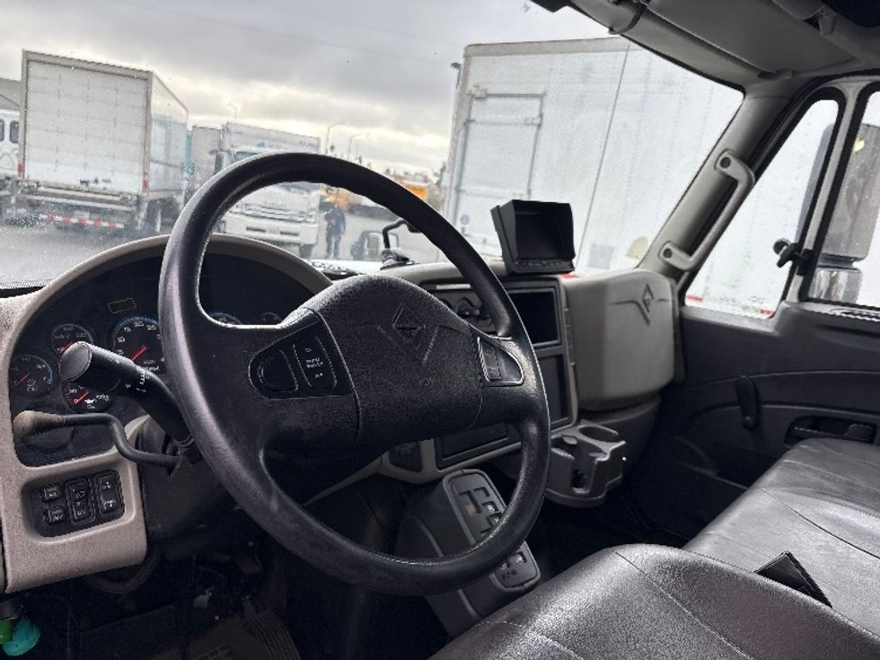 Medium Duty Box Truck-Light and Medium Duty Trucks-International-2018-4300-West Sacramento-CA-142,913\n\t\tmiles-$ 29,000 - Image 17