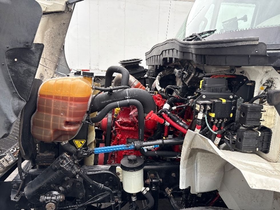 Medium Duty Box Truck-Light and Medium Duty Trucks-International-2018-4300-West Sacramento-CA-142,913\n\t\tmiles-$ 29,000 - Image 24